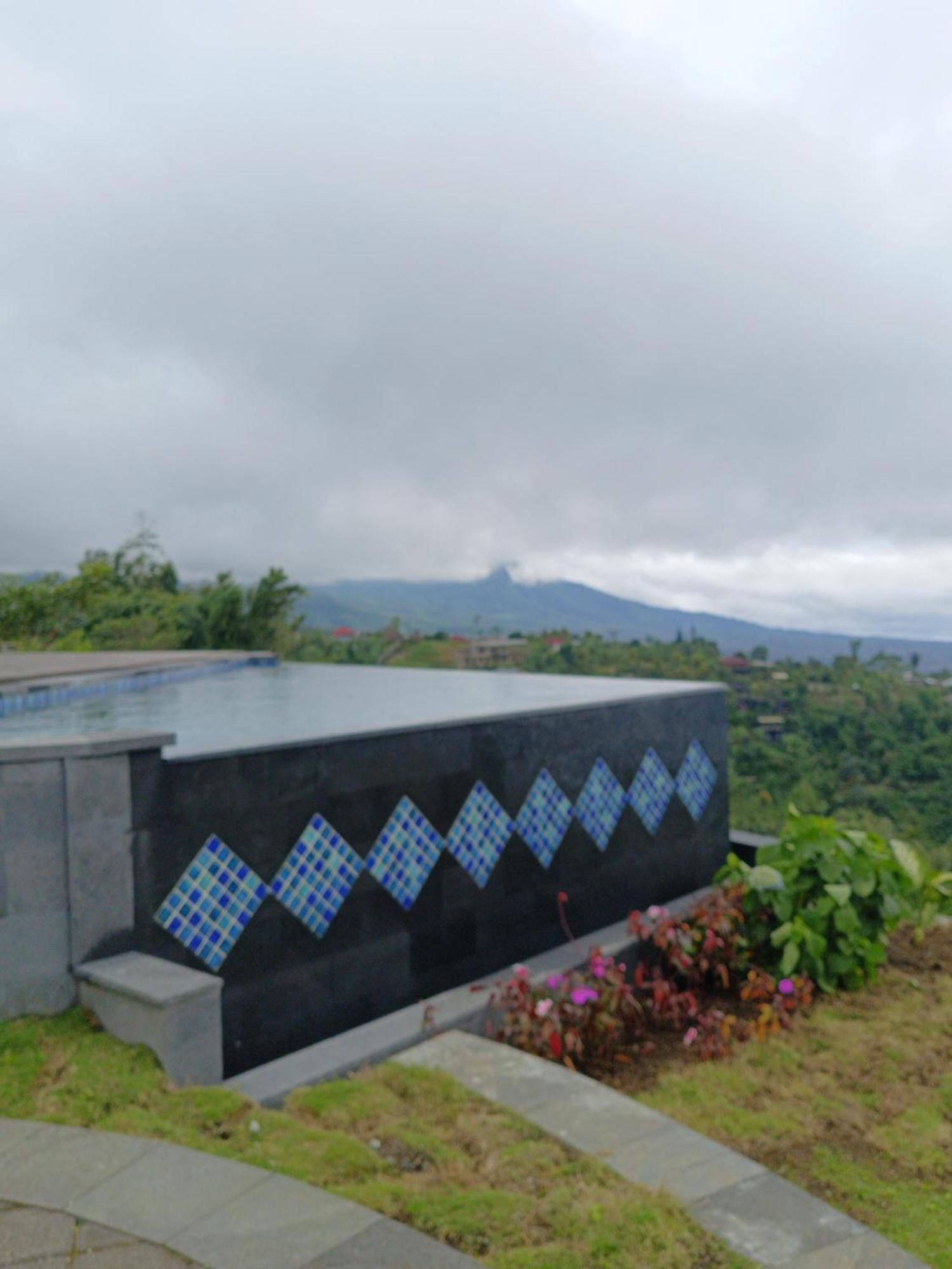 Munduk Tentrem Resort Bagian luar foto