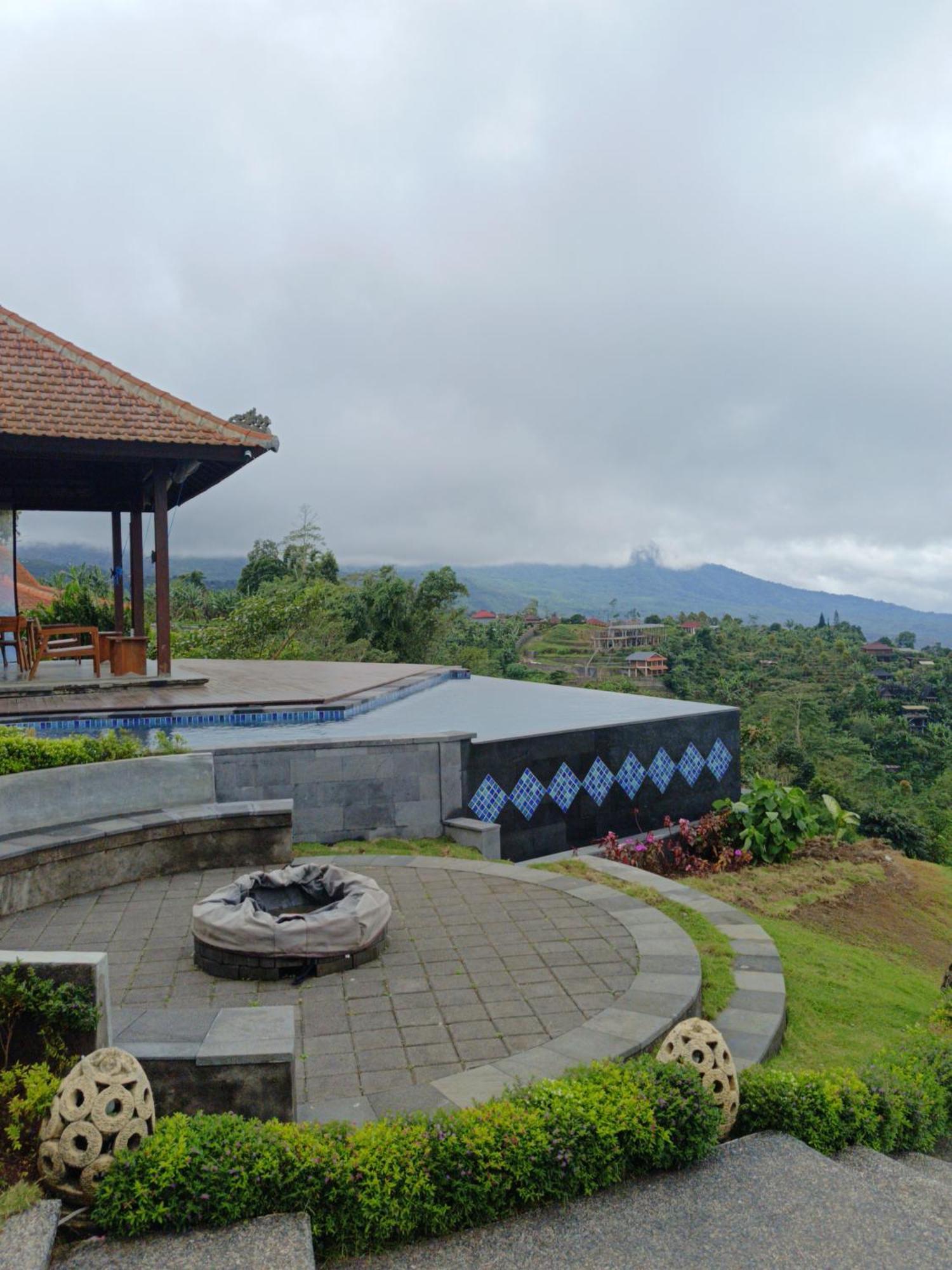 Munduk Tentrem Resort Bagian luar foto